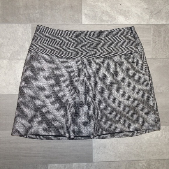 Calvin Klein Dresses & Skirts - Calvin Klein Herringbone Wool Mini Skirt Women Size 4 Black White